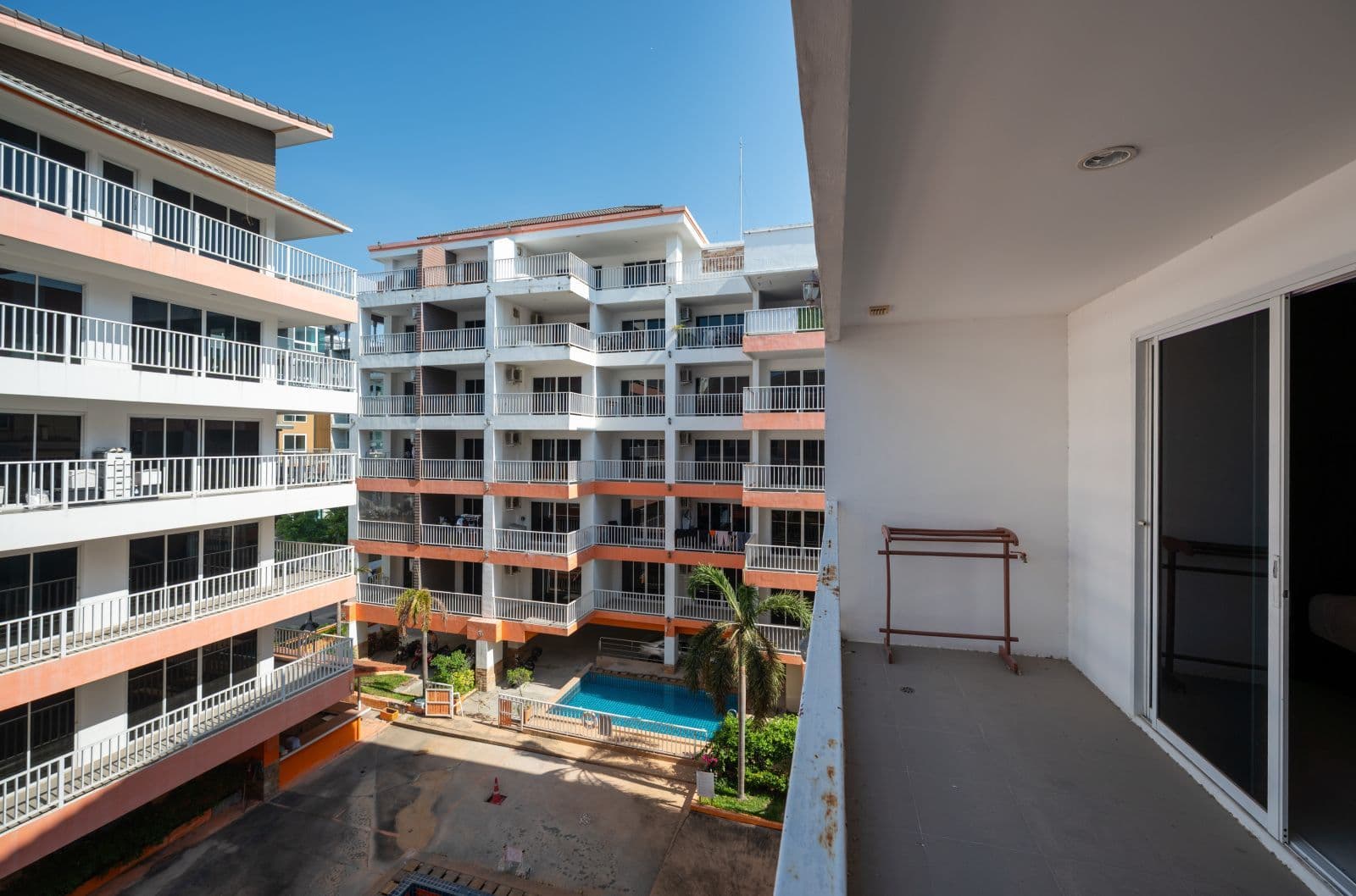 Condominio, 389 89Pratamnak Rd — 1